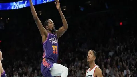 西哈姆2-0击败力克莱斯特，英超再添胜利